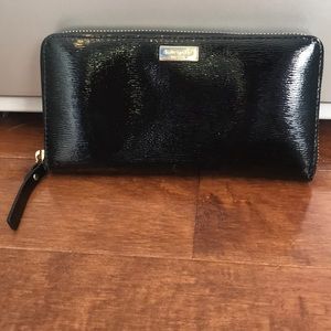 Kate Spade Zippy Wallet